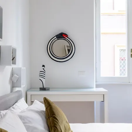 Urban Chic 2 Bedroom Vatican Escape